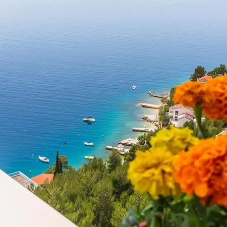 Villa Crystal Holiday Home